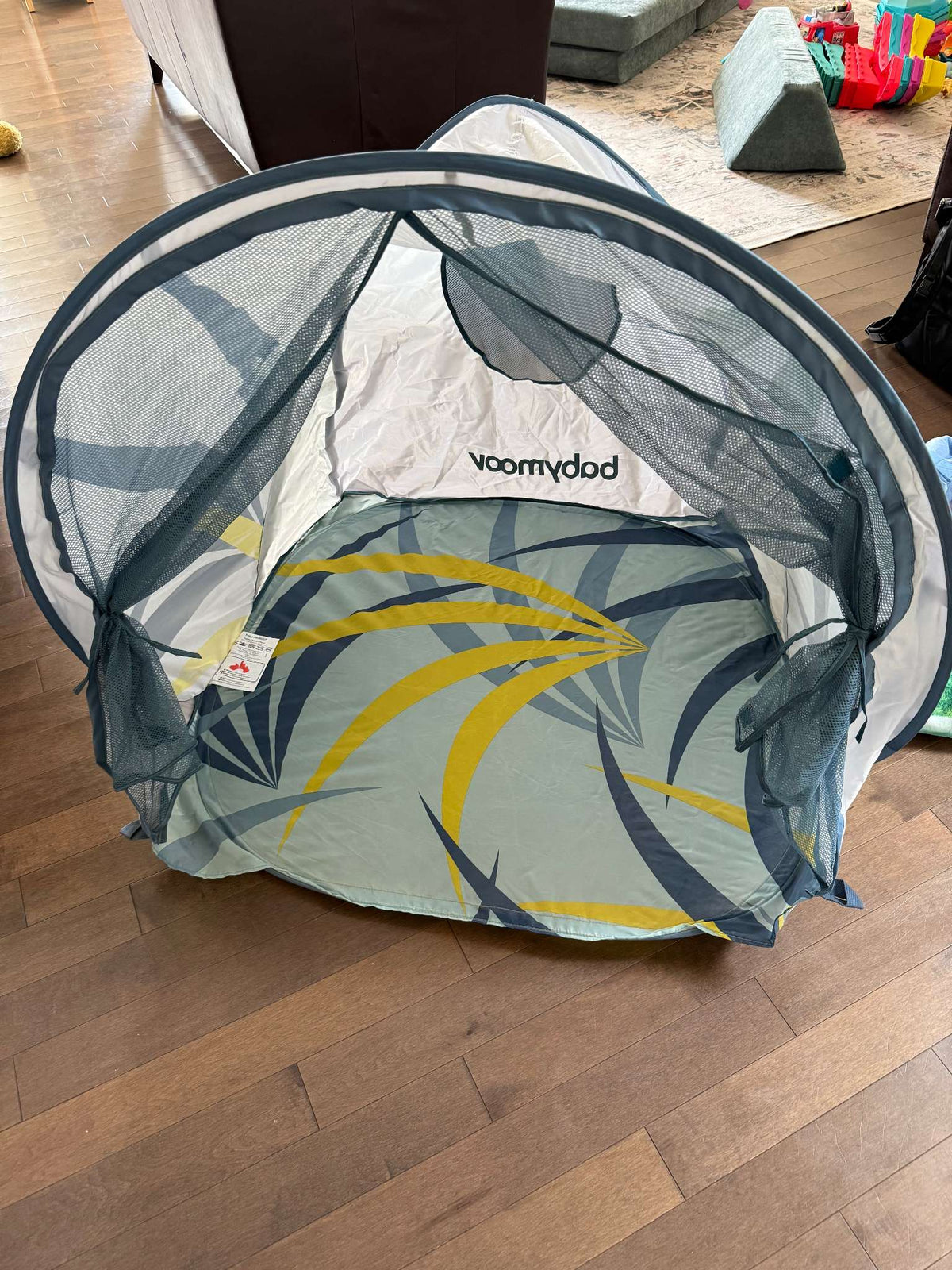 Baby Moov Anti-UV Baby & Toddler Pop-Up Beach Tent - MSRP $80, VGUC, blue
