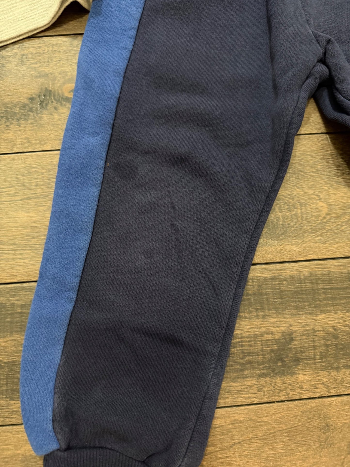 Paw patrol outfit , Kids 3T