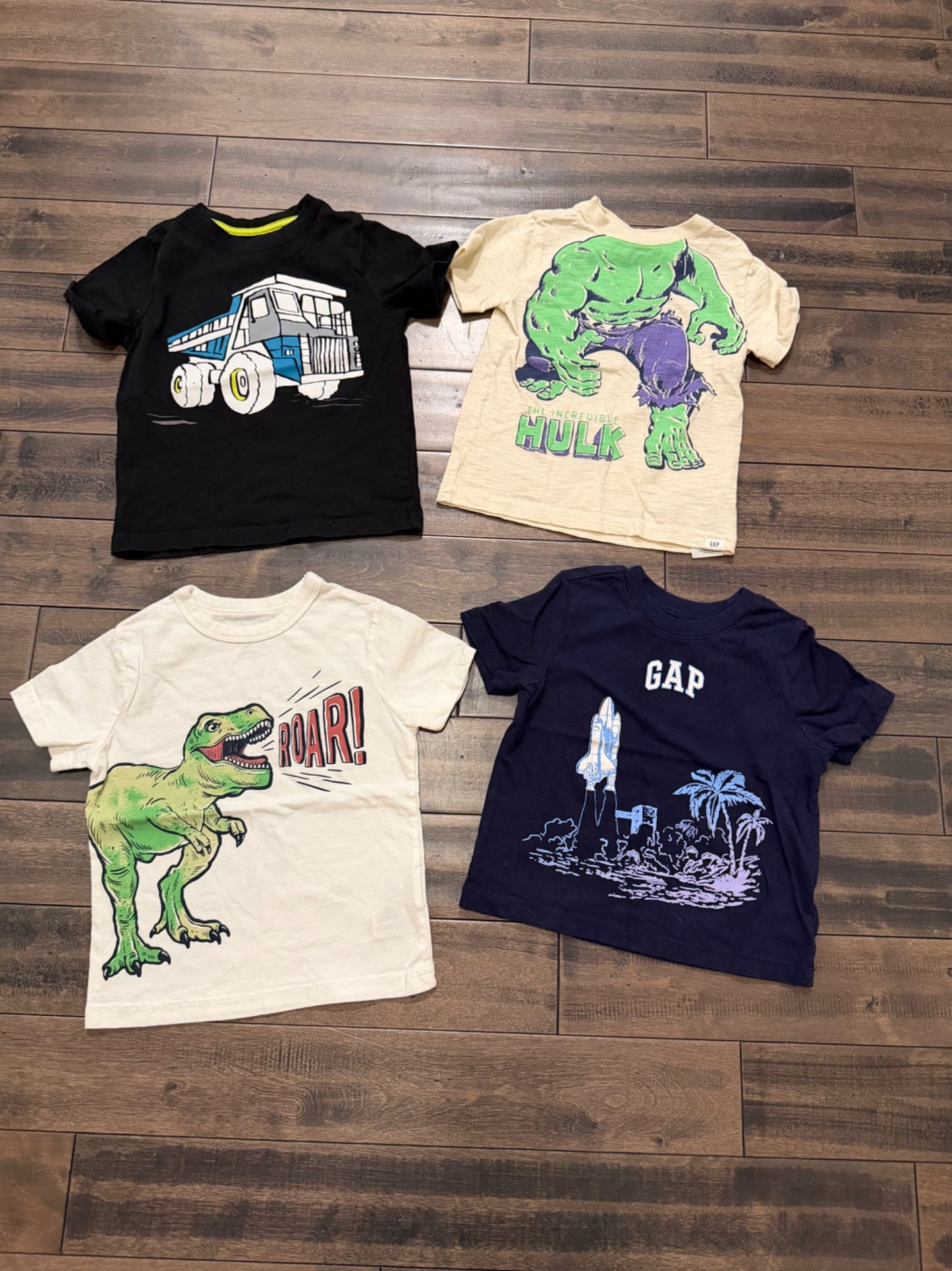 Set of 4 t-shirts, Kids 2T