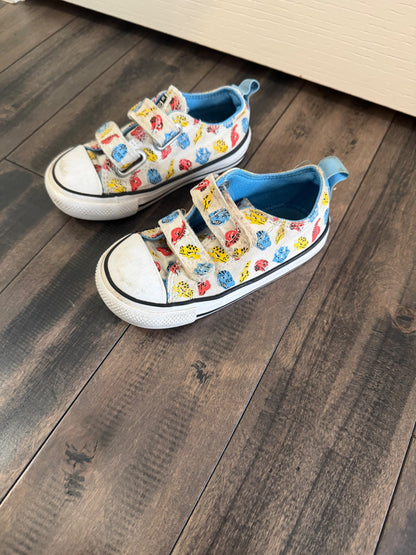 Toddler converse shoes size 7, Shoes 7 (Walkers:12-24 mth)