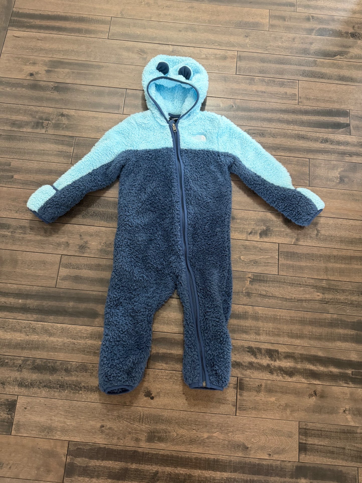 North face 1 piece suit, Kids 24 Month (18-24M)