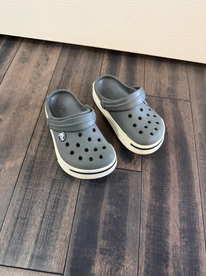 Grey crocs, Shoes 8 (Toddler:2-4yr)