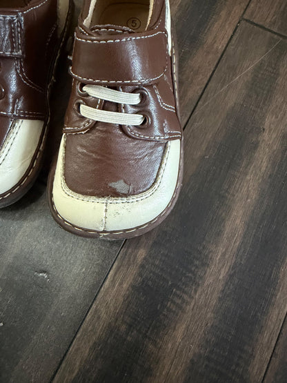 Toddler size 5 shoes , Shoes 5 (Walkers:12-24 mth)