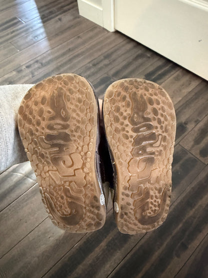 Toddler size 5 shoes , Shoes 5 (Walkers:12-24 mth)