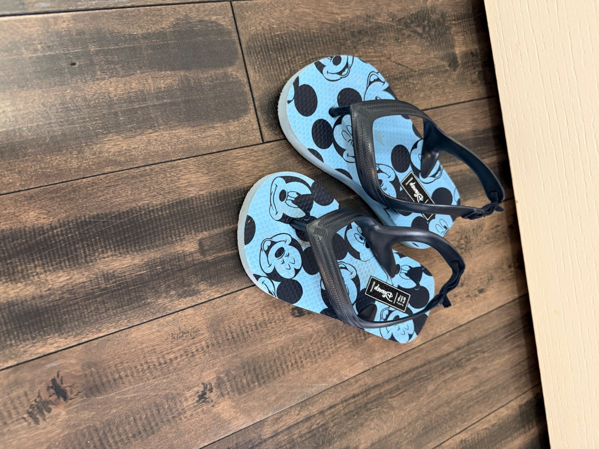 Gap flip flops, Shoes 7 (Walkers:12-24 mth)