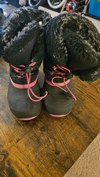 Youth Size 1 Winter Boots (Kamik), Shoes 1 (Kids:4-8yr)