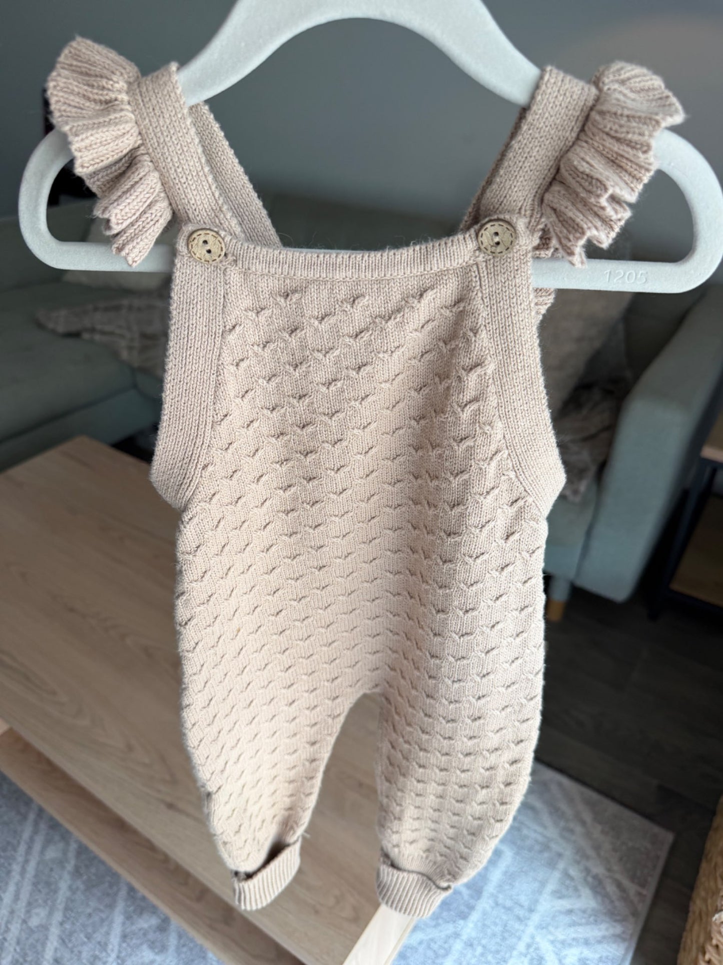 Mebie baby knit ruffle overalls 6-12M, Kids 12 Month (9-12M)