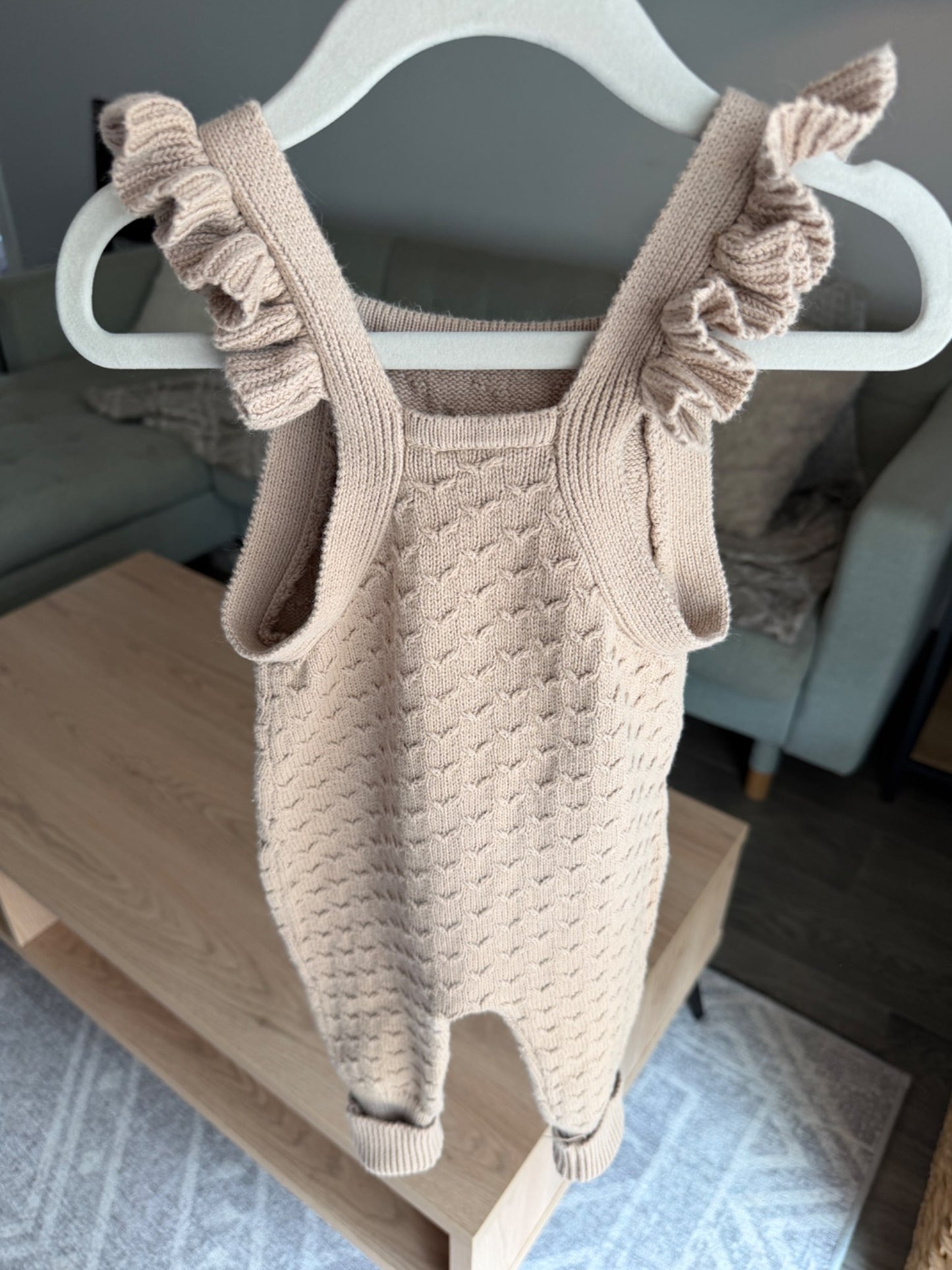 Mebie baby knit ruffle overalls 6-12M, Kids 12 Month (9-12M)