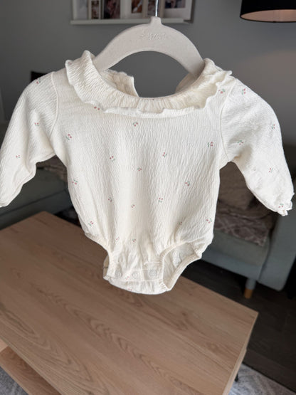H&M ruffle neck long sleeve Newborn body suit, Kids Newborn