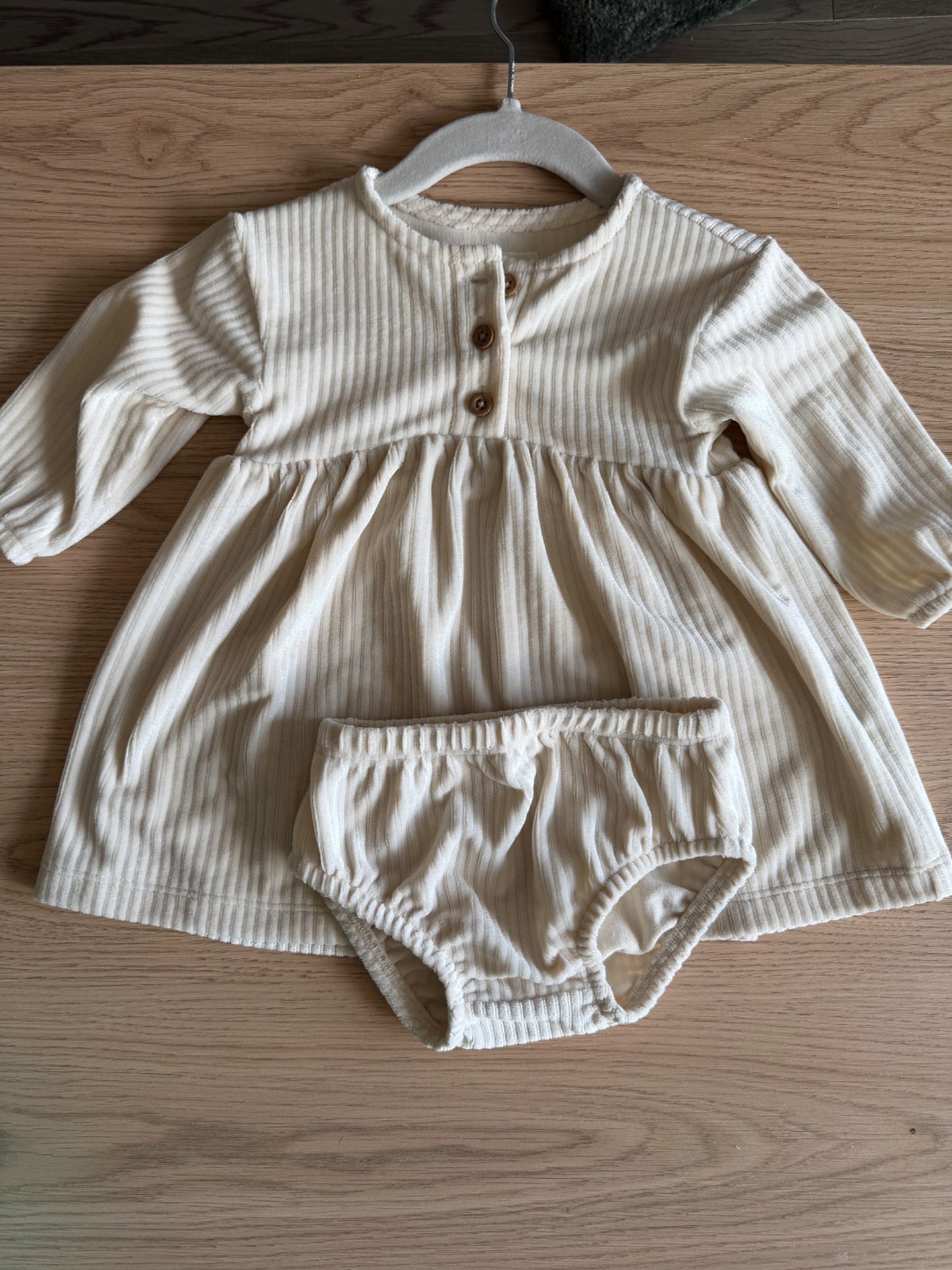 Little Planet, ribbed velvet long sleeve dress, 6M, Kids 12 Month (9-12M)