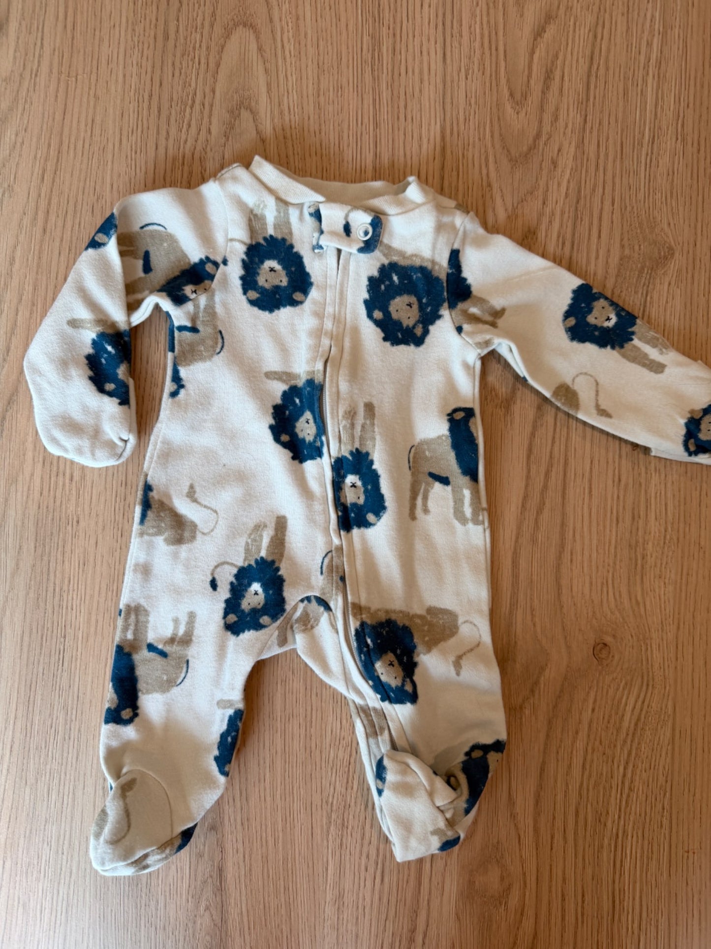Carters newborn sleeper bundle- 3 sleepers , Kids Newborn