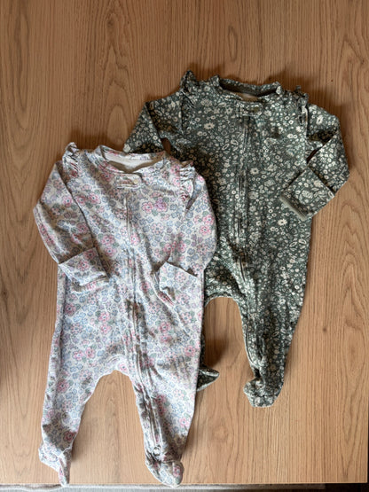 Gap girls floral sleepers x2, 0-3M , Kids 3 Month (0-3M)