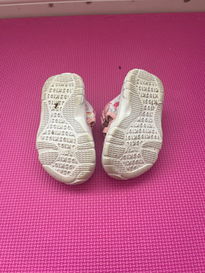 Girls sandals size 6 , Shoes 6 (Walkers:12-24 mth)