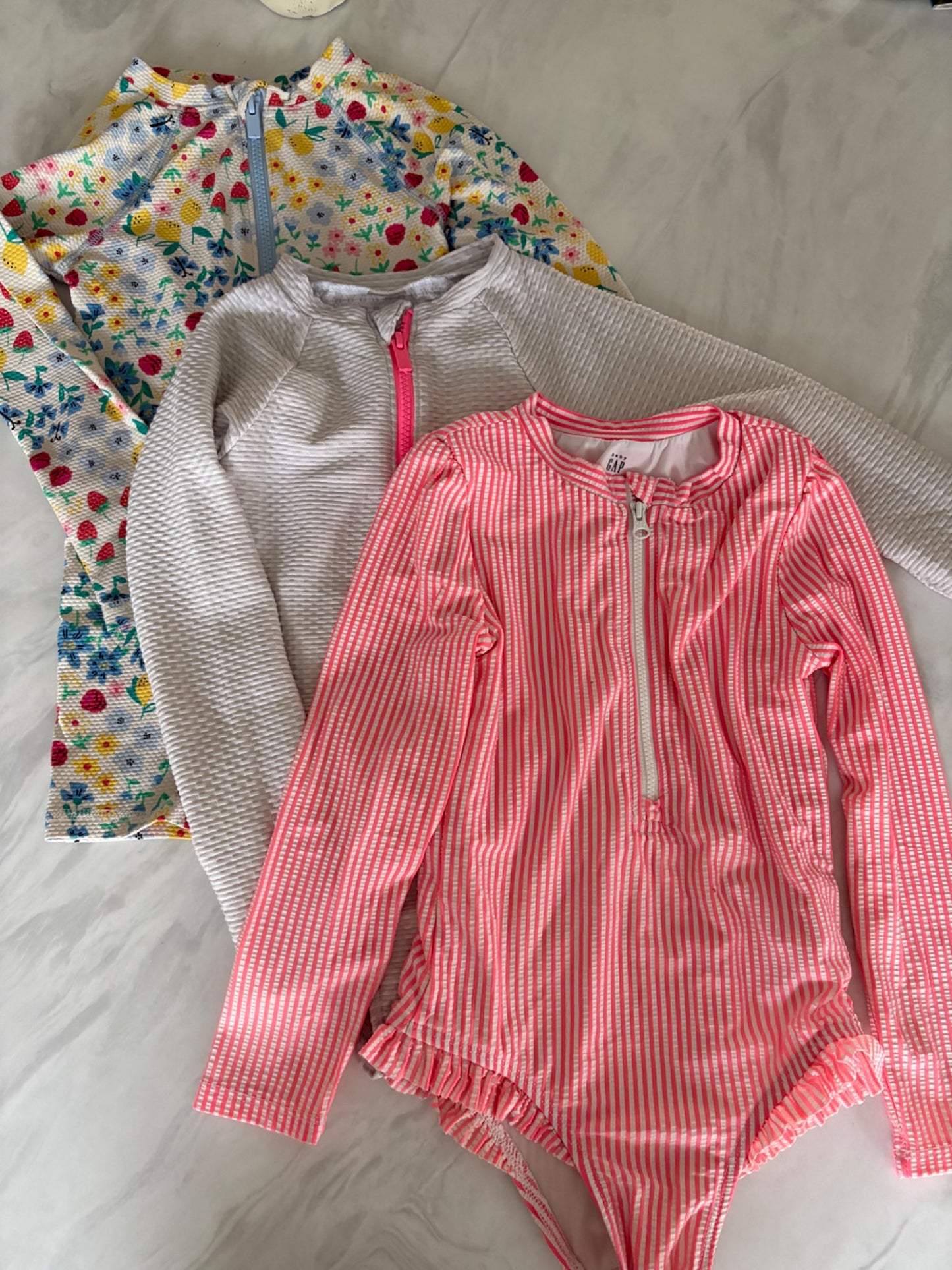 3x girls swimsuit set! Gap and Old Navy 5T, Kids 5/5T
