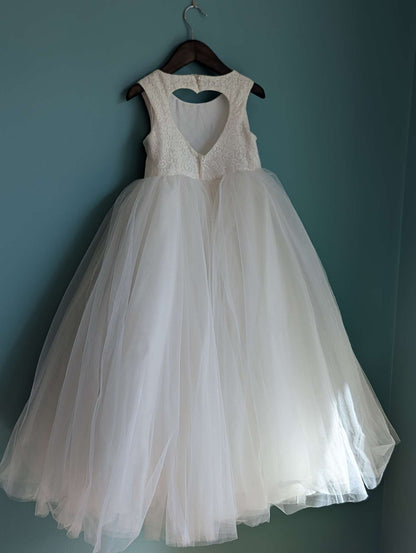 Sweetheart Cutout David's Bridal Flower Girl Dress – Size 5, Kids 5/5T