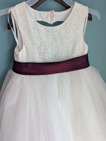 Sweetheart Cutout David's Bridal Flower Girl Dress – Size 5, Kids 5/5T