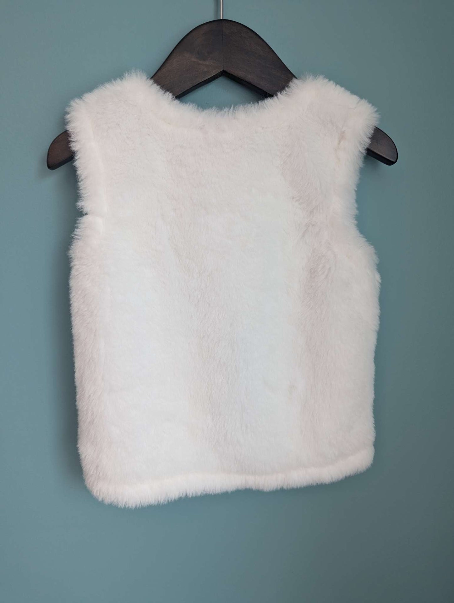 12-24M Fuzzy Hat & Vest