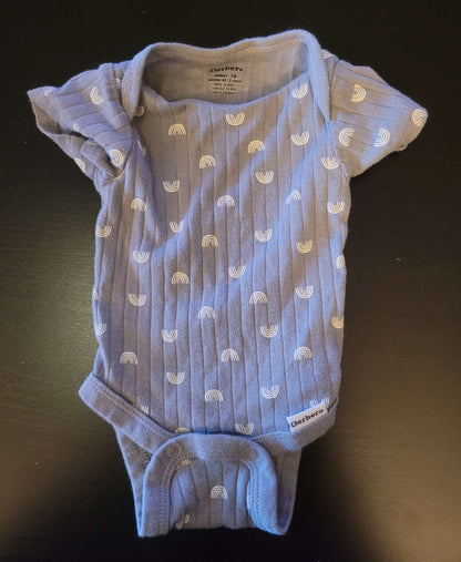 Three short-sleeved moon and rainbow onesies, Newborn, Kids Newborn