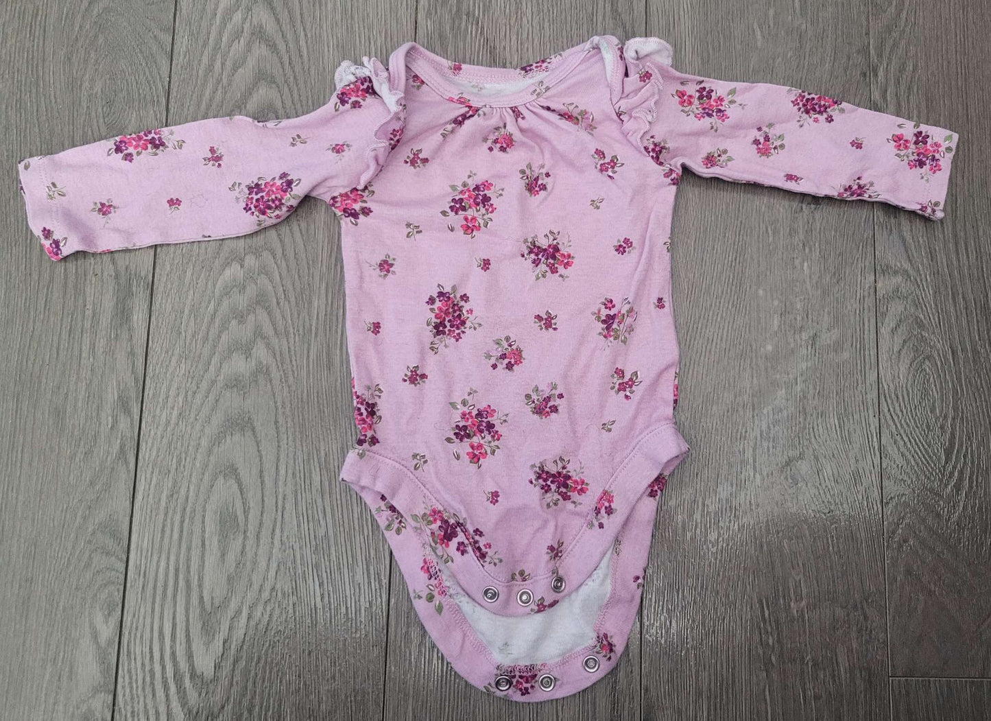 4 long sleeved onesies, 3-6 months, Kids 6 Month (3-6M)