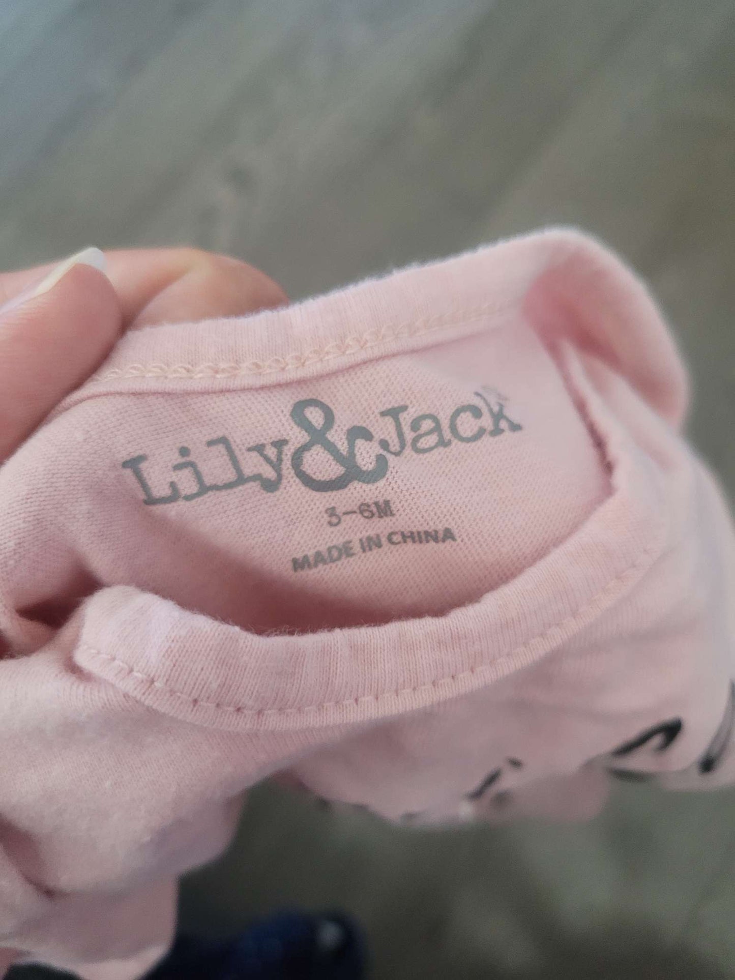 2 onesies, 3-6 months, Kids 6 Month (3-6M)