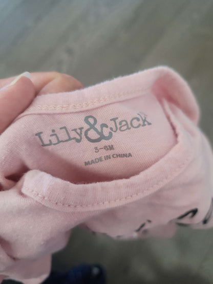 2 onesies, 3-6 months, Kids 6 Month (3-6M)