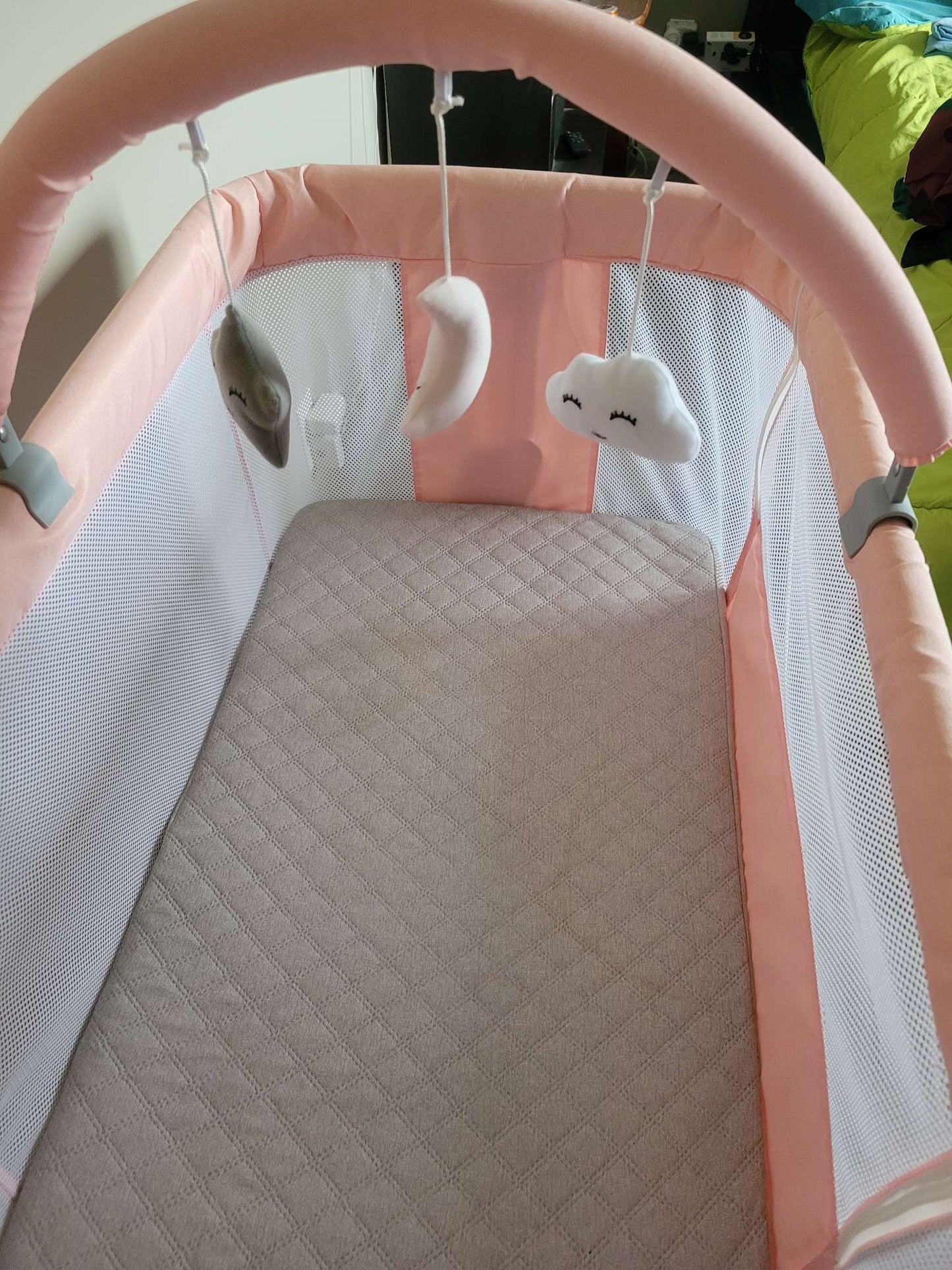 Pink 3 in 1 bassinet