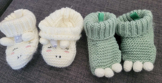 2 pairs of knit baby shoes, Unicorn and dino feet, 0-3 month, Shoes .5 (Baby: 0-12 mth)