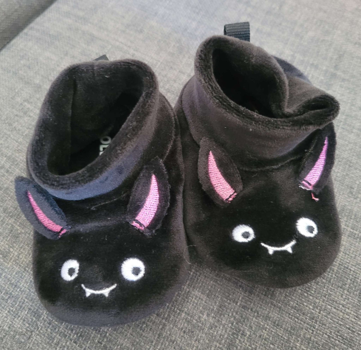 Old Navy bat shoes, 0-3 month, Shoes 1 (Baby: 0-12 mth)