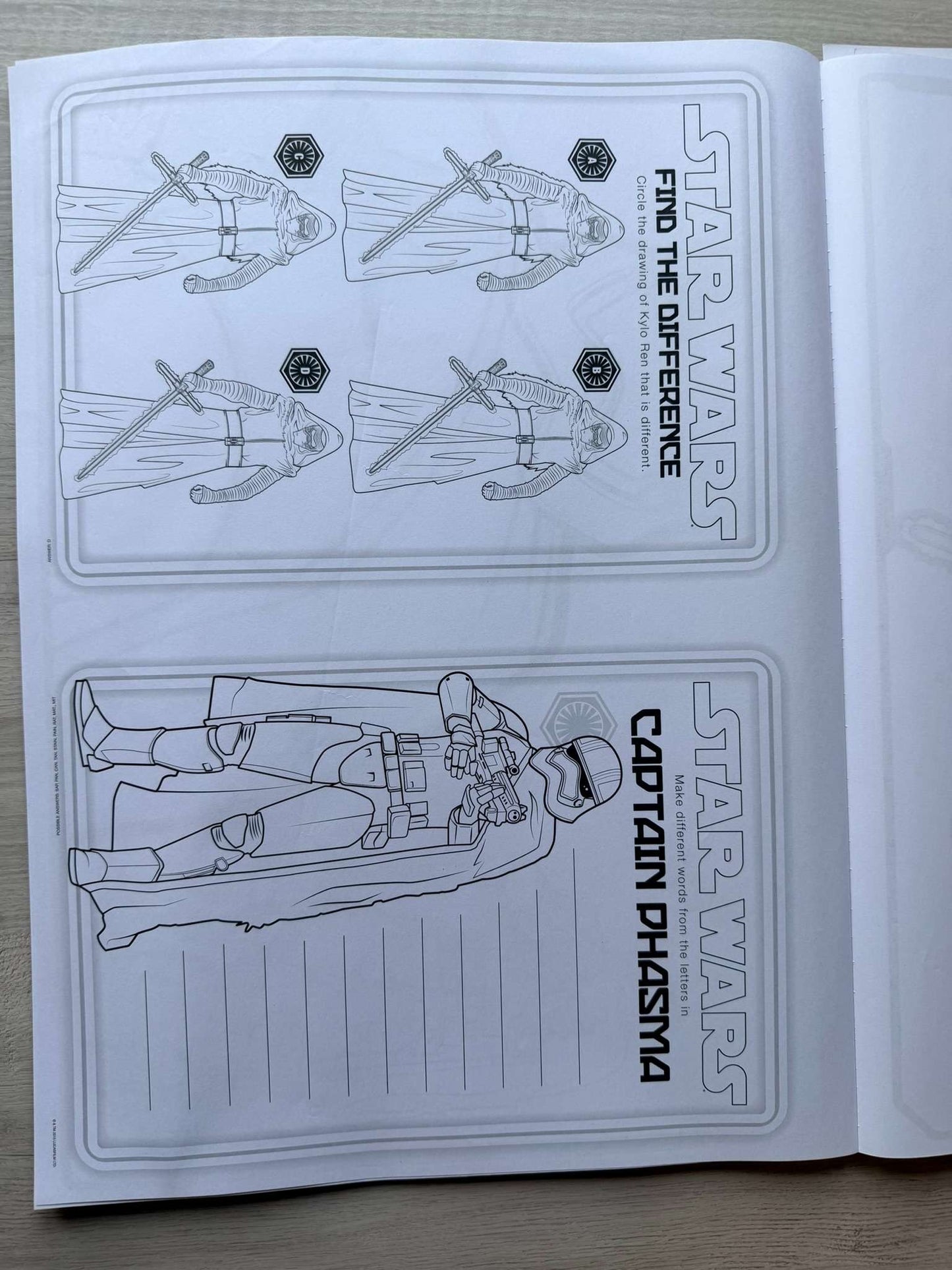 Star Wars bundle (bedding, sticker book and figurines)
