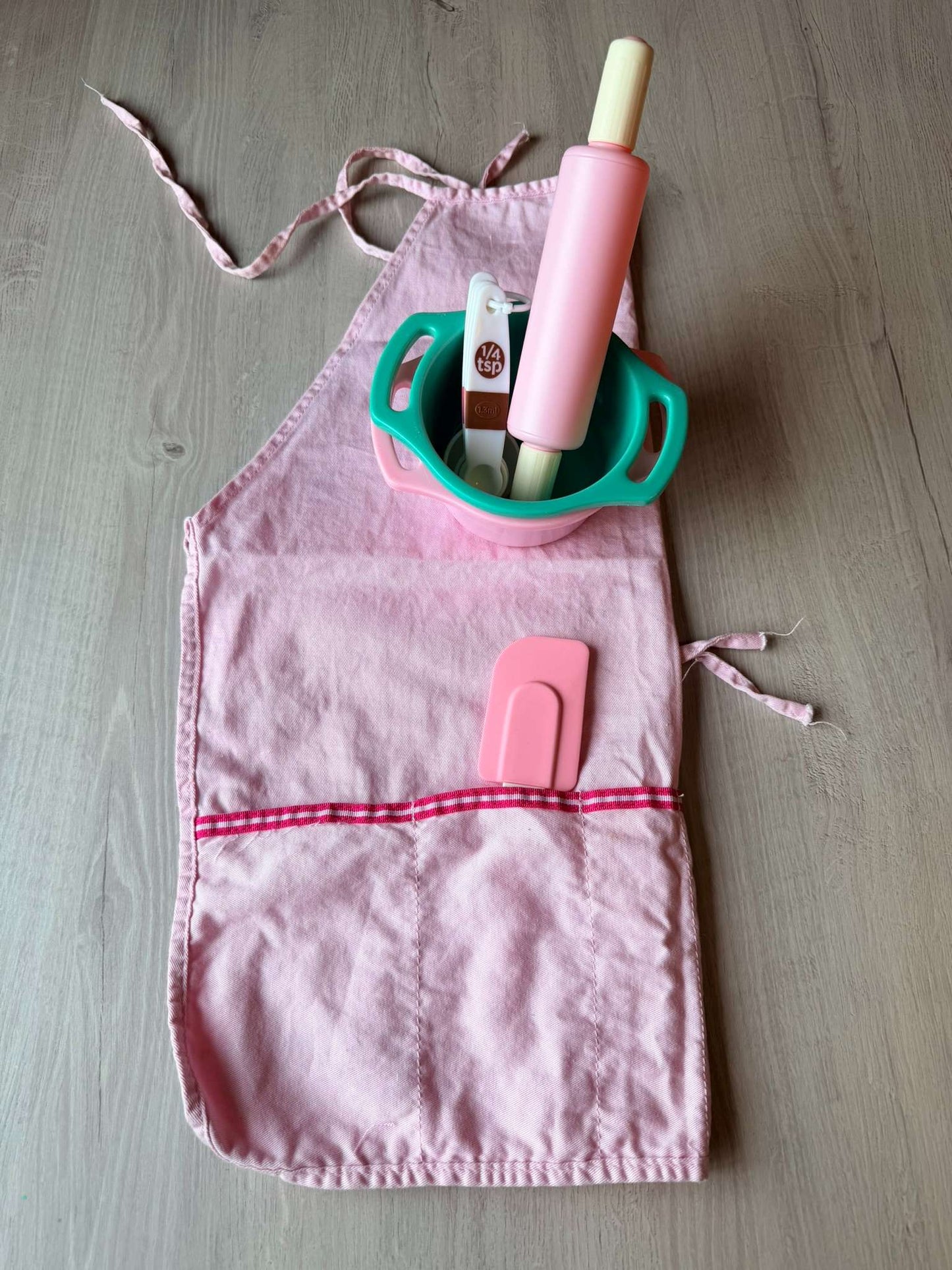 Chef cooking set with apron