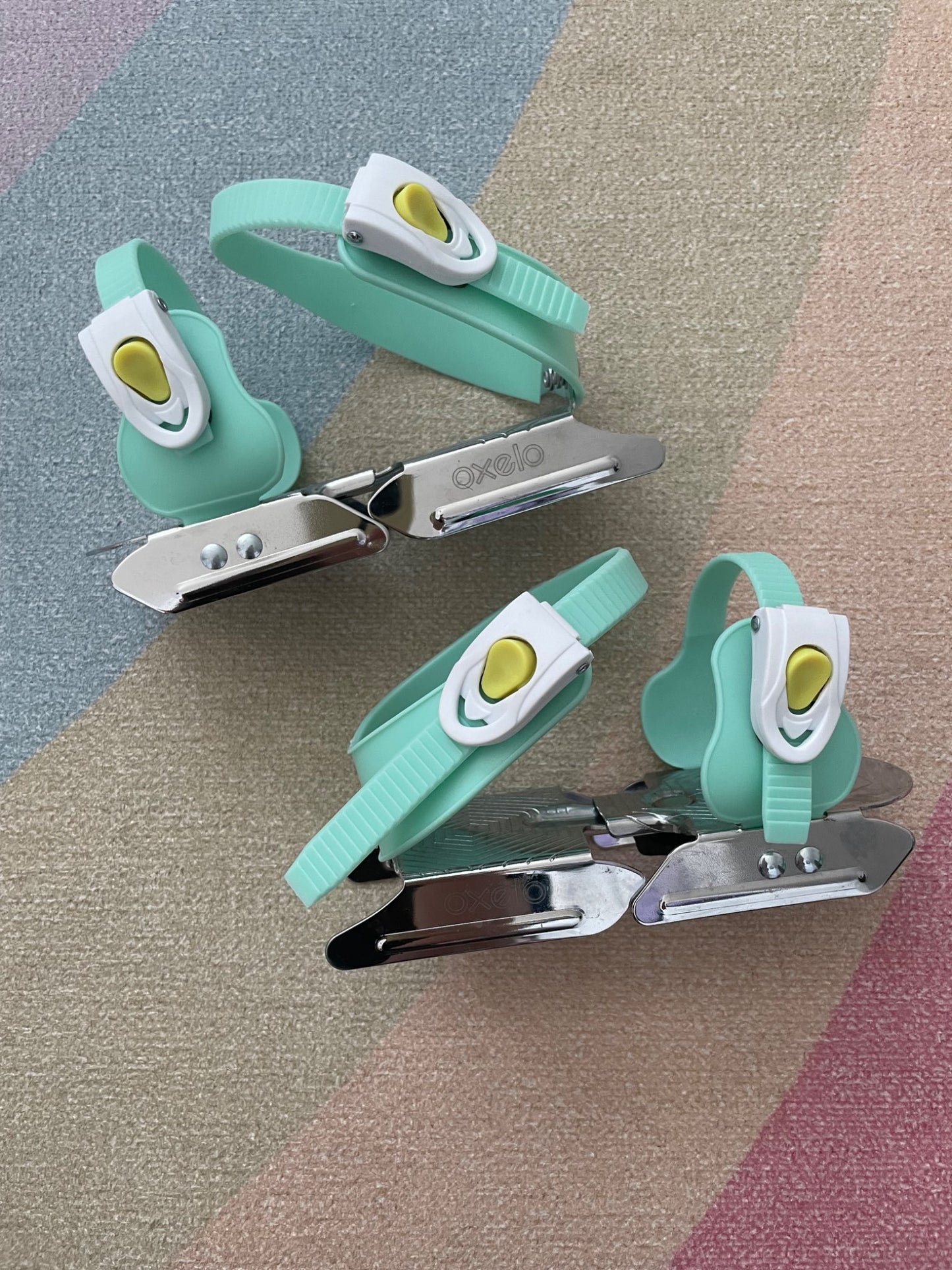 Strap on ice skates, Shoes 8 (Toddler:2-4yr)