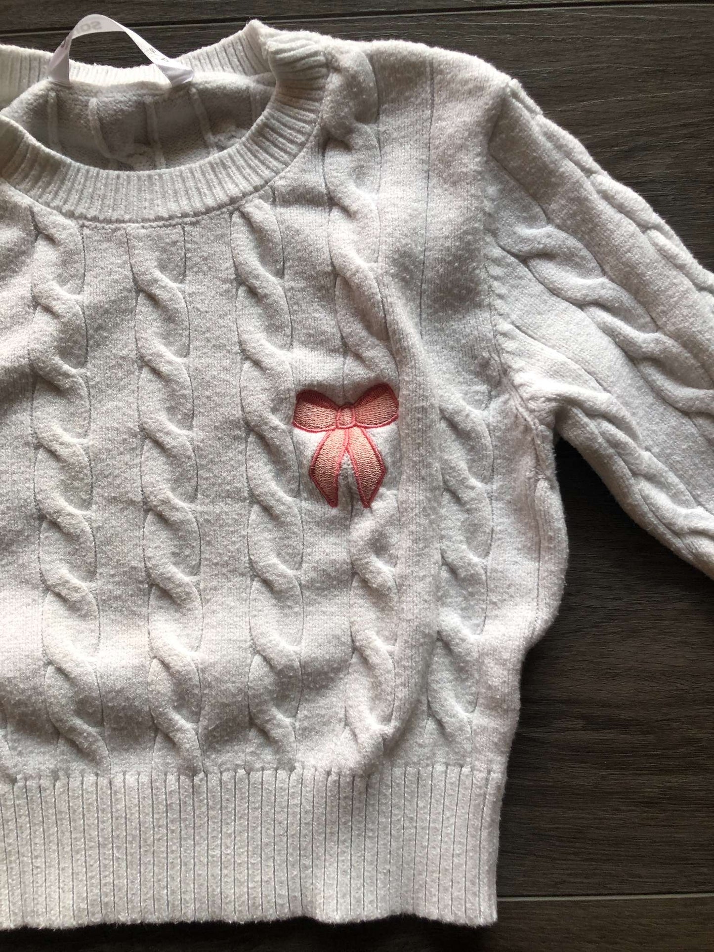 Girls' White Sweater/ Size 7/8, Kids 7
