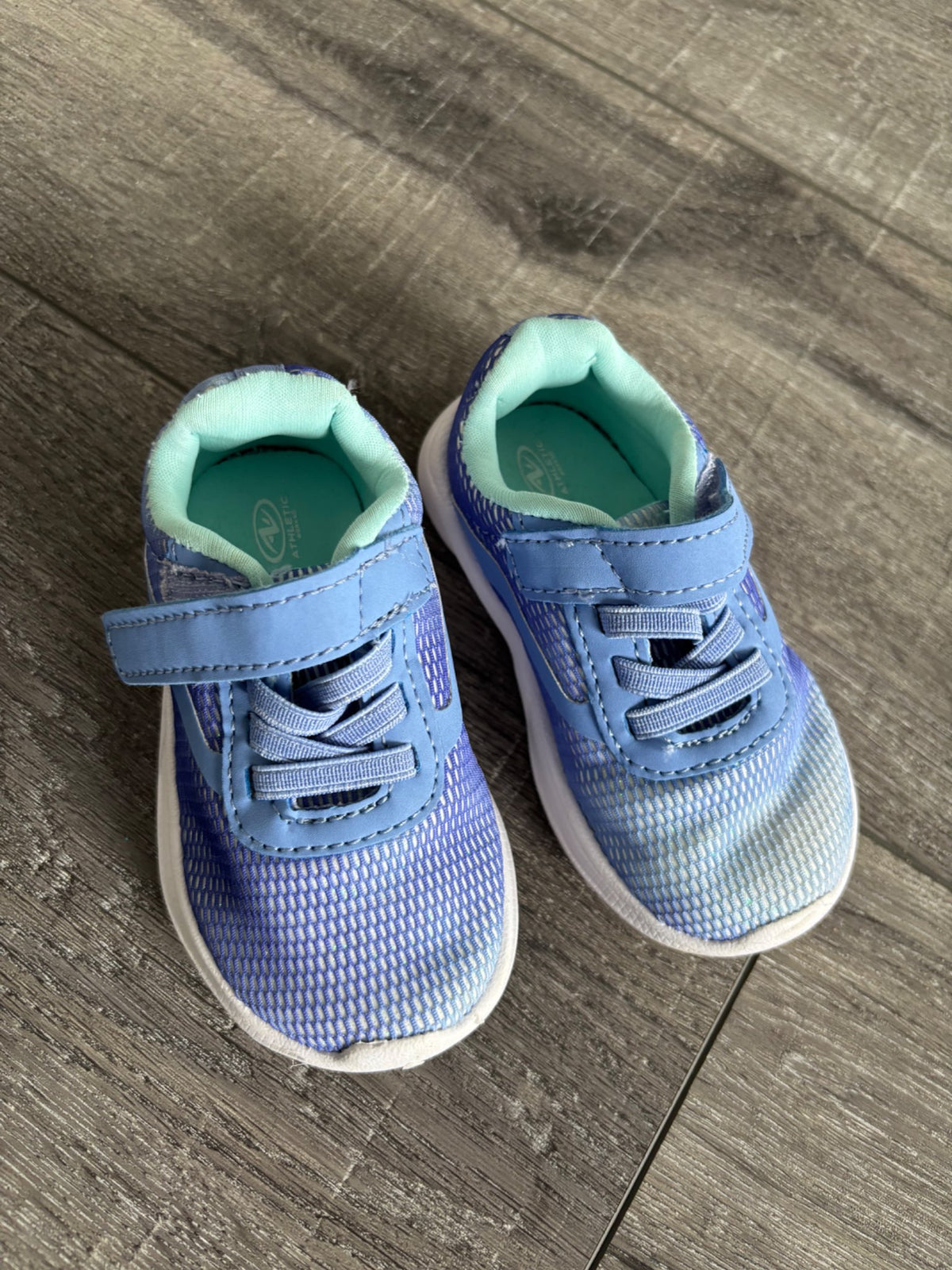Toddler shoes , Shoes 5.5 (Walkers:12-24 mth)