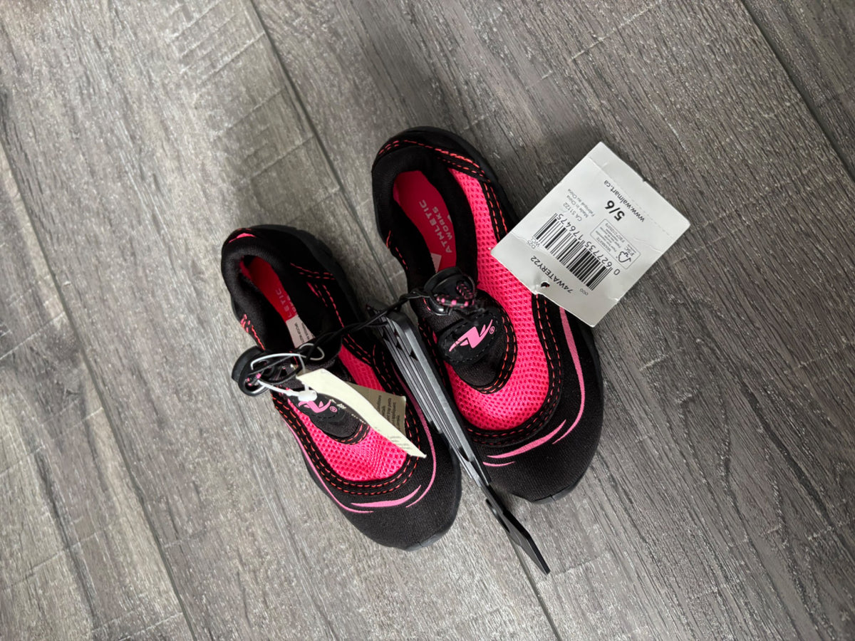 Water shoes , Shoes 5.5 (Walkers:12-24 mth)