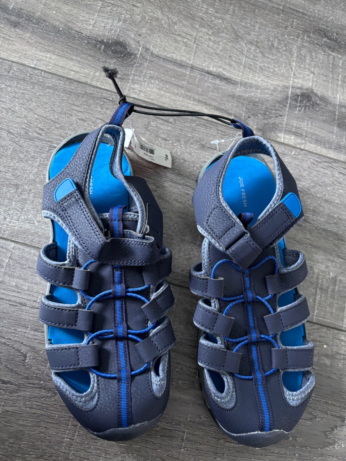 Sandals youth , Shoes 6 (Big Kids:8–12yr)
