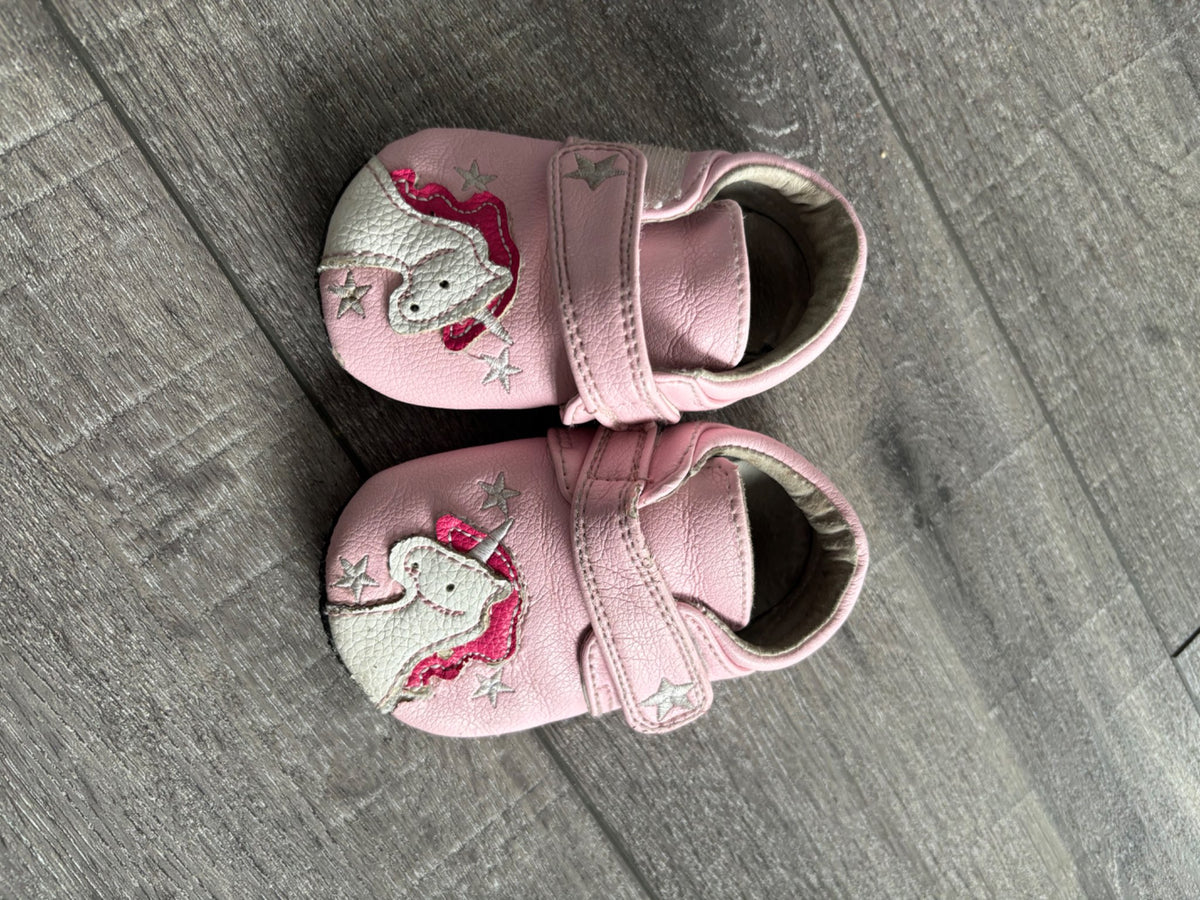 Infant shoes , Shoes 4.5 (Walkers:12-24 mth)