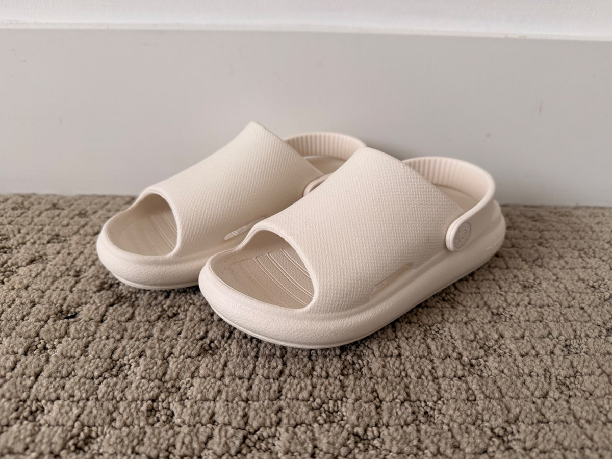 Reef White Sandals (size 12), Shoes 12 (Toddler:2-4yr)