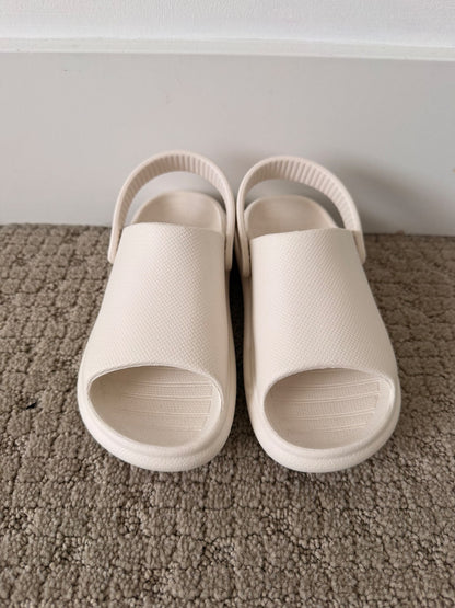Reef White Sandals (size 12), Shoes 12 (Toddler:2-4yr)