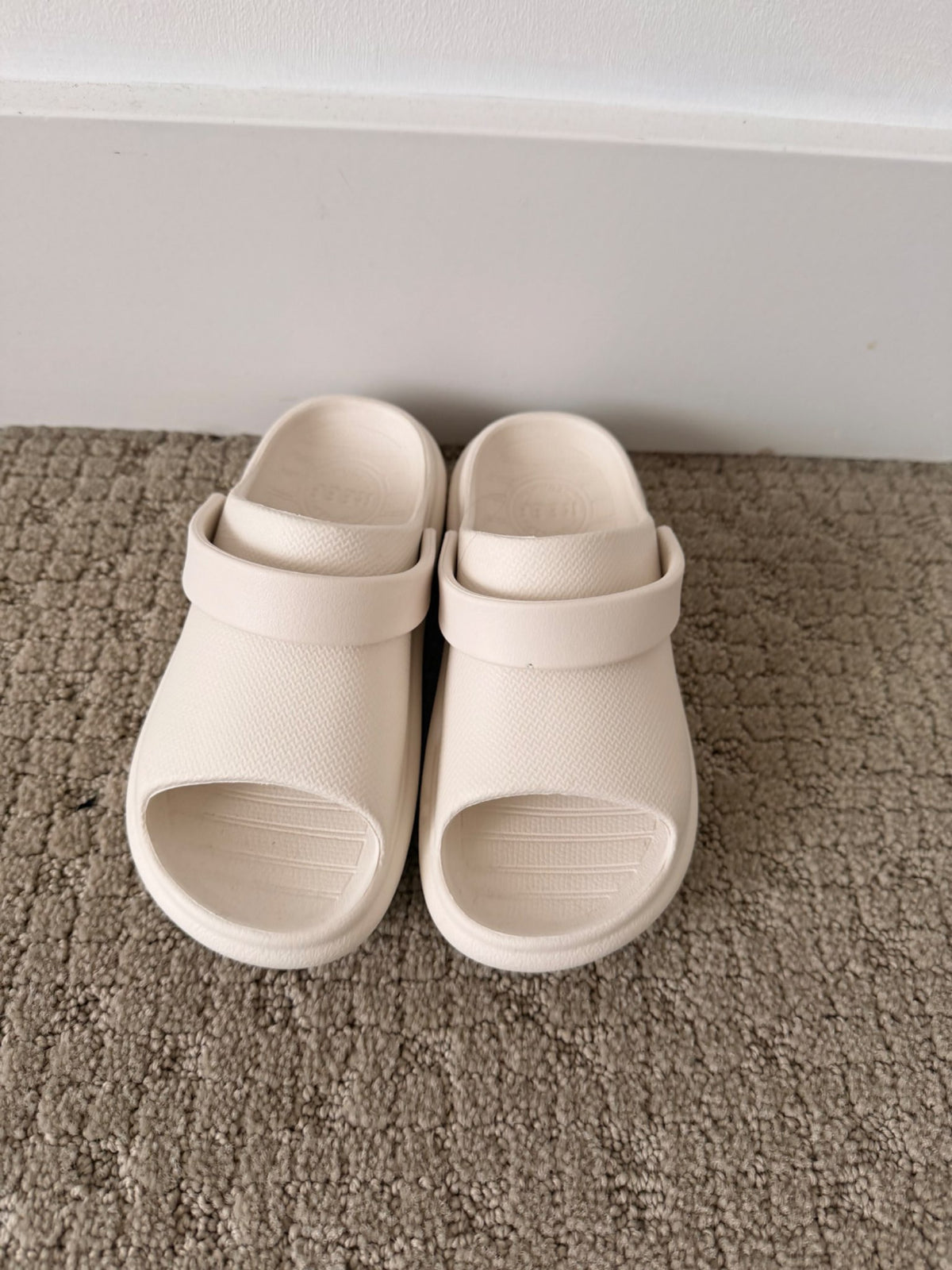Reef White Sandals (size 12), Shoes 12 (Toddler:2-4yr)