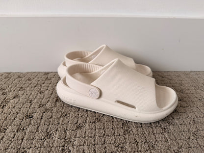 Reef White Sandals (size 12), Shoes 12 (Toddler:2-4yr)