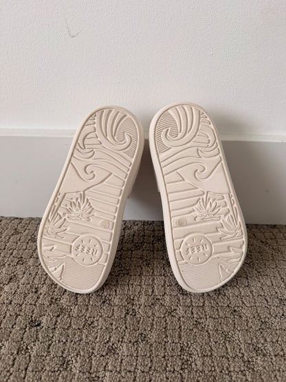 Reef White Sandals (size 12), Shoes 12 (Toddler:2-4yr)