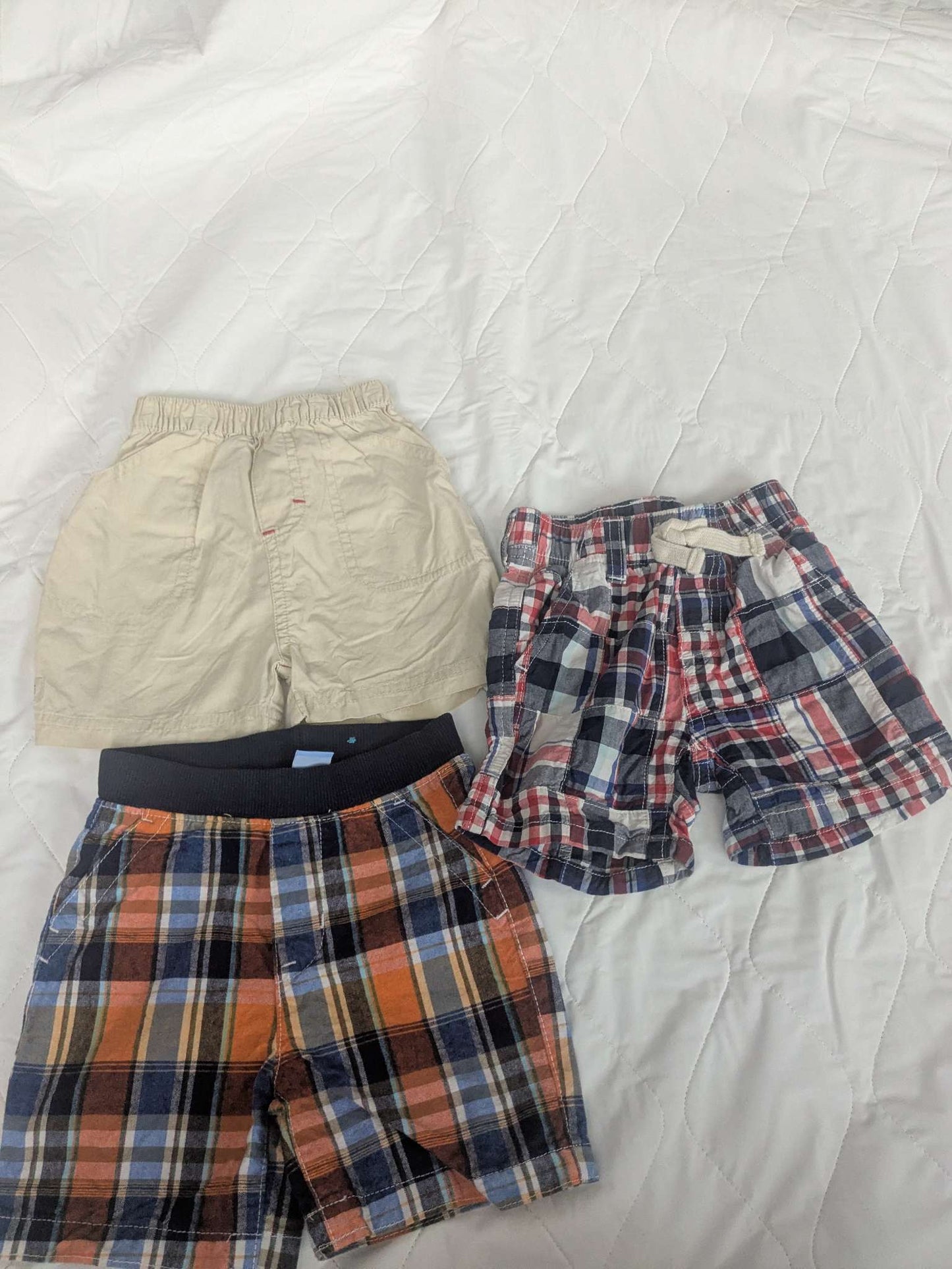 Bundle of 3 shorts, between sizes 6-12 months, Kids 9 Month (6-9M)
