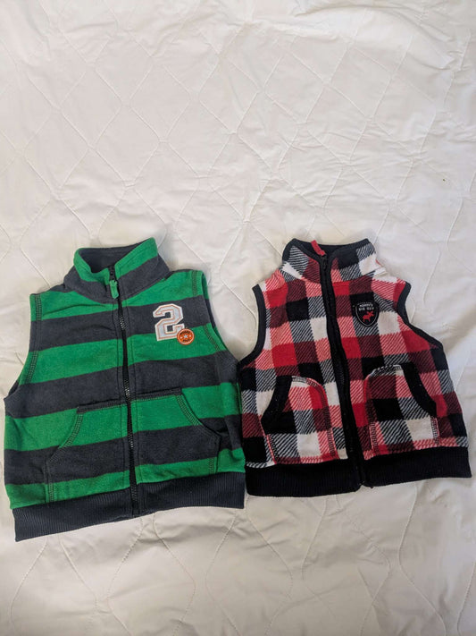 2 pairs of fleece vests, sizes between 6-12 months, Kids 9 Month (6-9M)