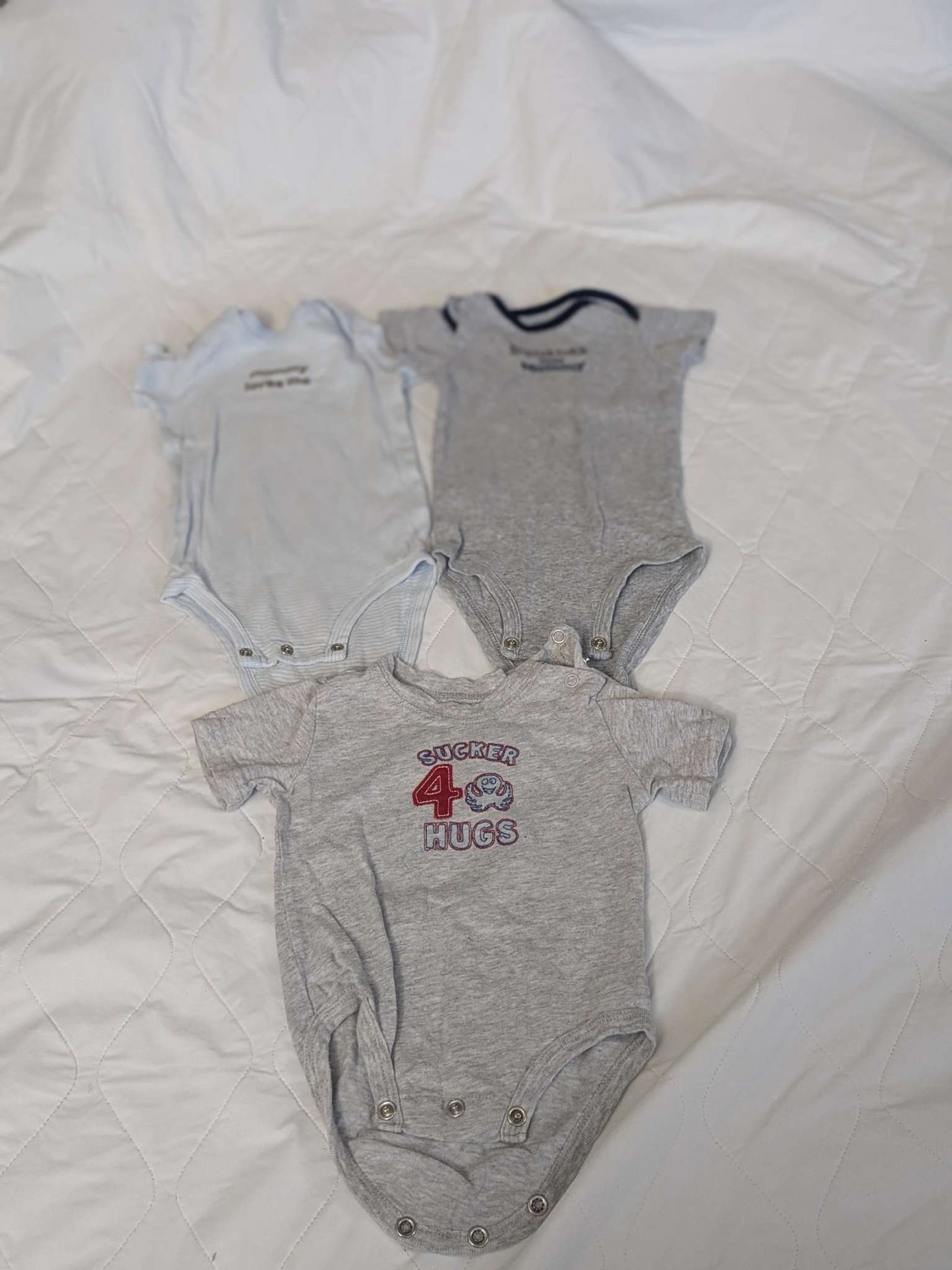 Bundle of 3 onsies, 6-12 months, mostly gray, Kids 9 Month (6-9M)