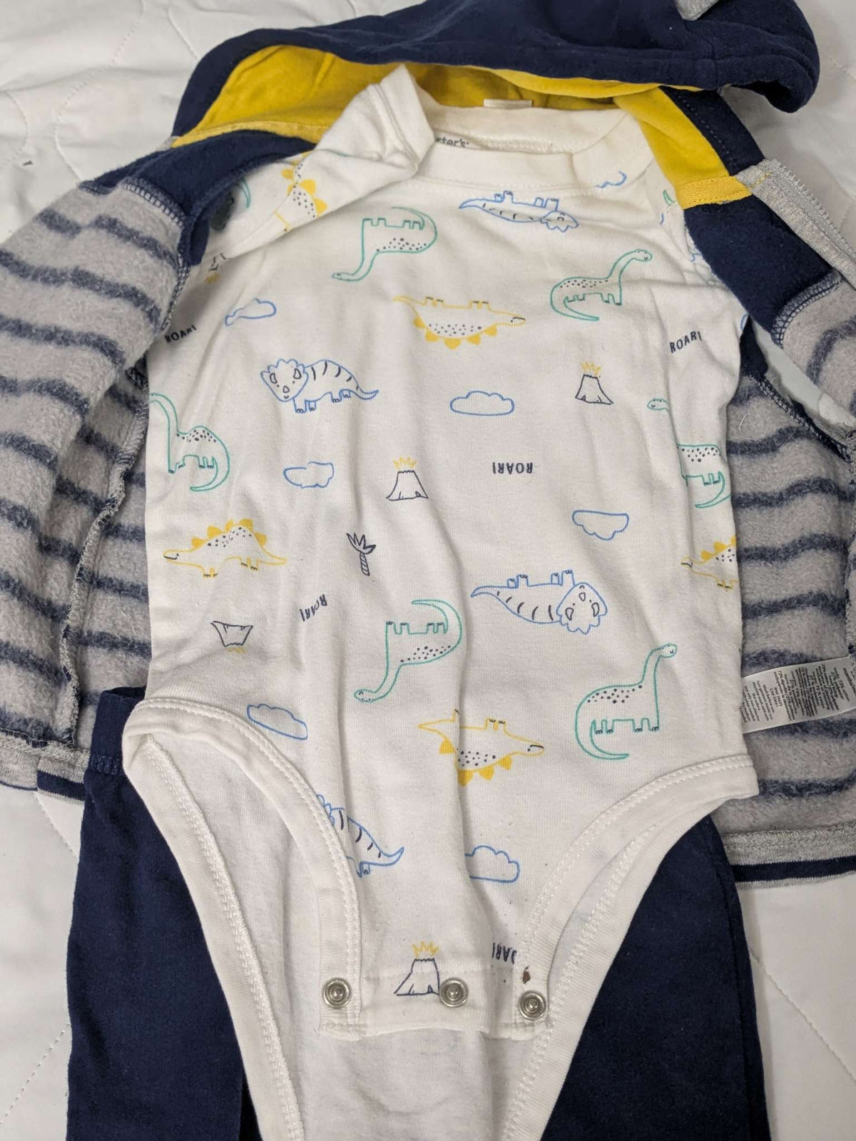 Carter's 3 piece dinosaur set, 24 months, Kids 24 Month (18-24M)