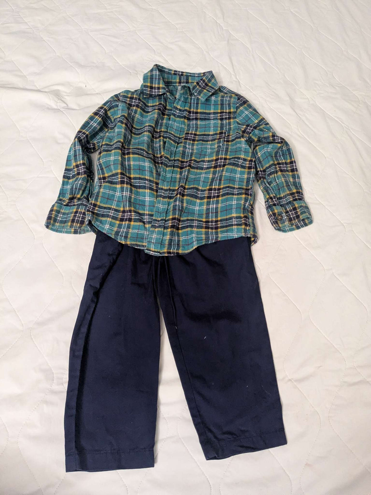 Carter's 2 piece matching set, plaid shirt and cotton navy blue pants, 24 months, Kids 24 Month (18-24M)