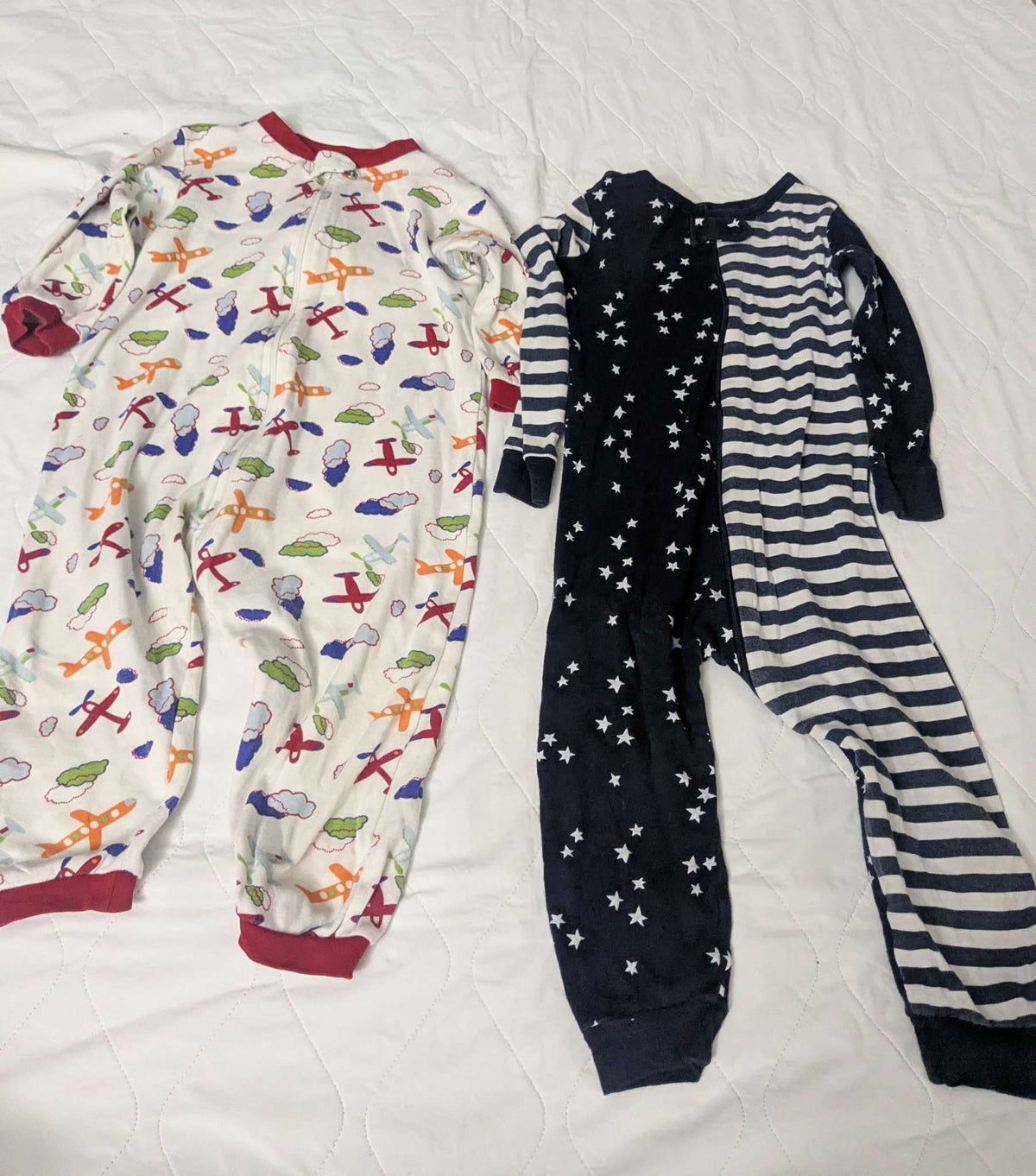 Bundle of 2 cotton zip up pajamas, no feet cover, planes and stripes 18-24 month and 2T, Kids 24 Month (18-24M)