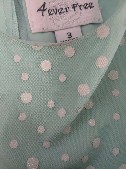 Green dress with white polka dots, size 3T, Kids 3T