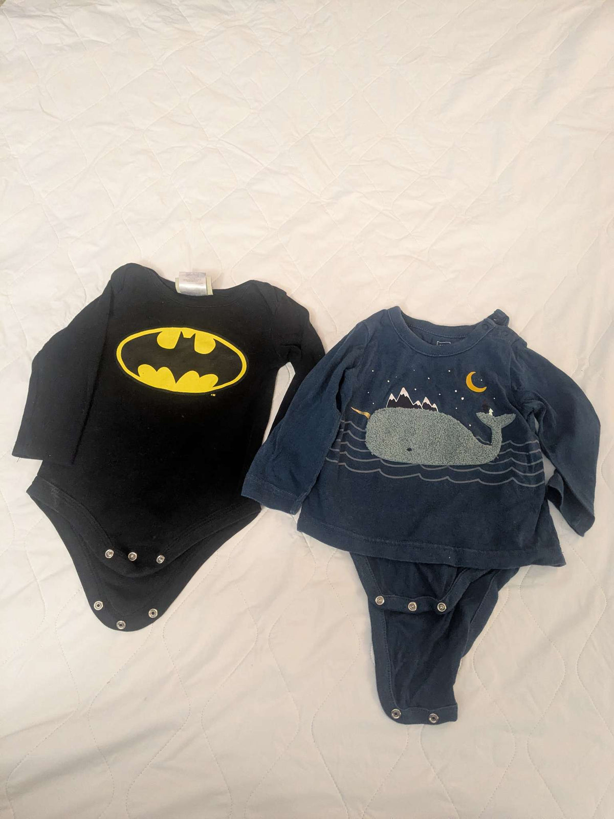 Bundle of 2 long sleeve onsies, blue whale & black batman, Kids 18 Month (12-18M)