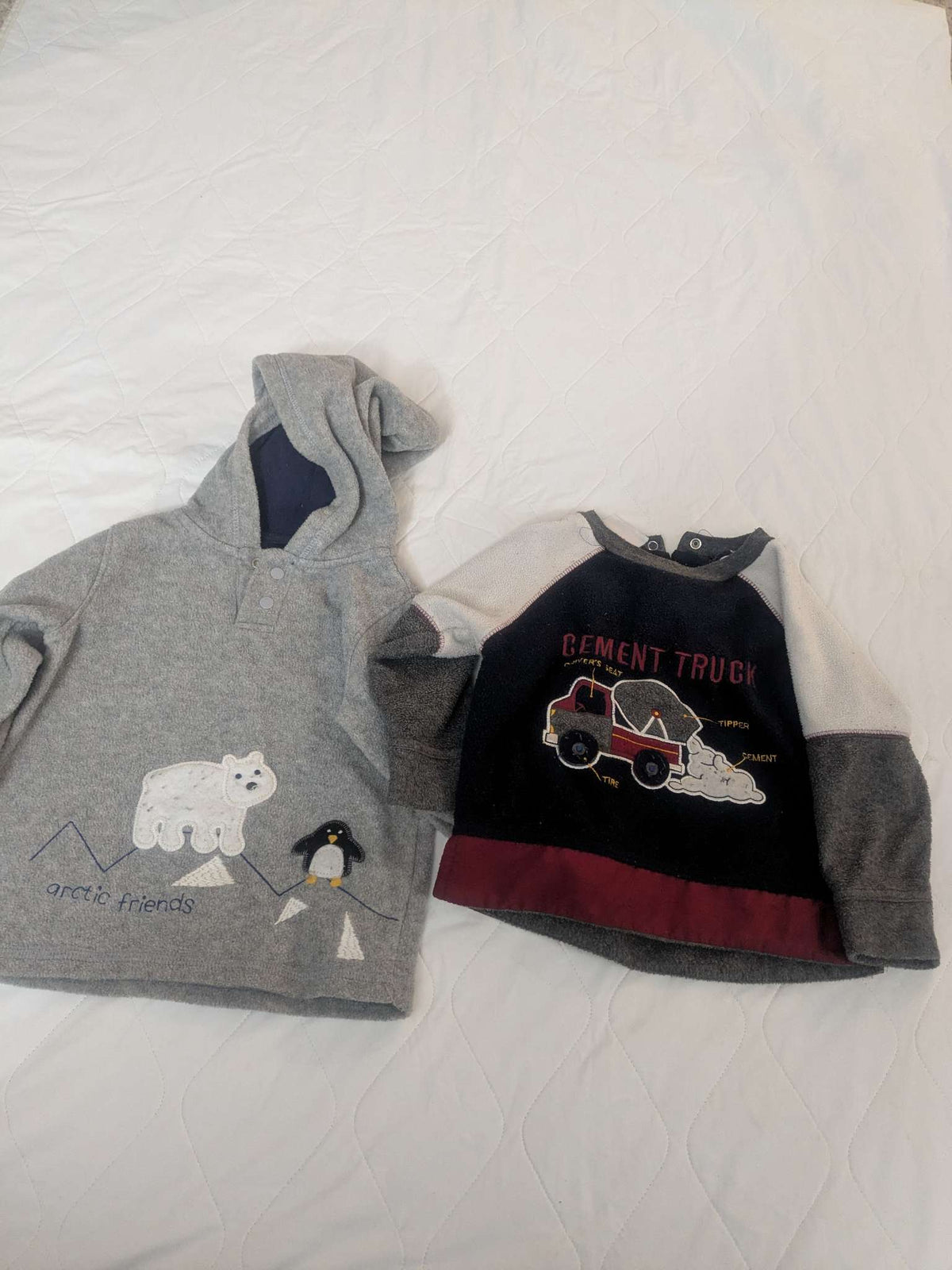 Bundle of 2 fleece hoodies, 12-18 months boys, Kids 18 Month (12-18M)